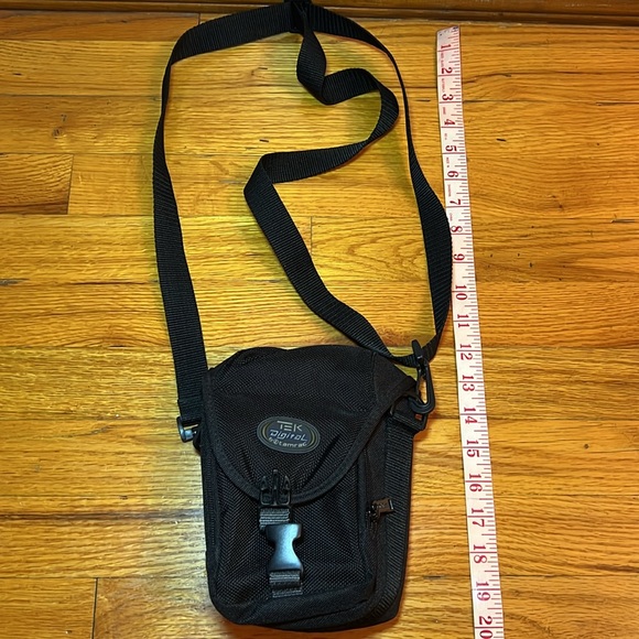 Digital Camera Case - Picture 3 of 4